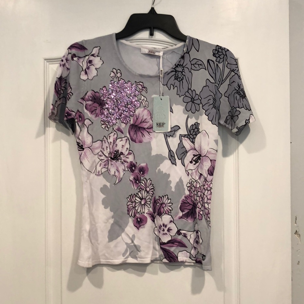 New with tags! Lovely knit blouse!